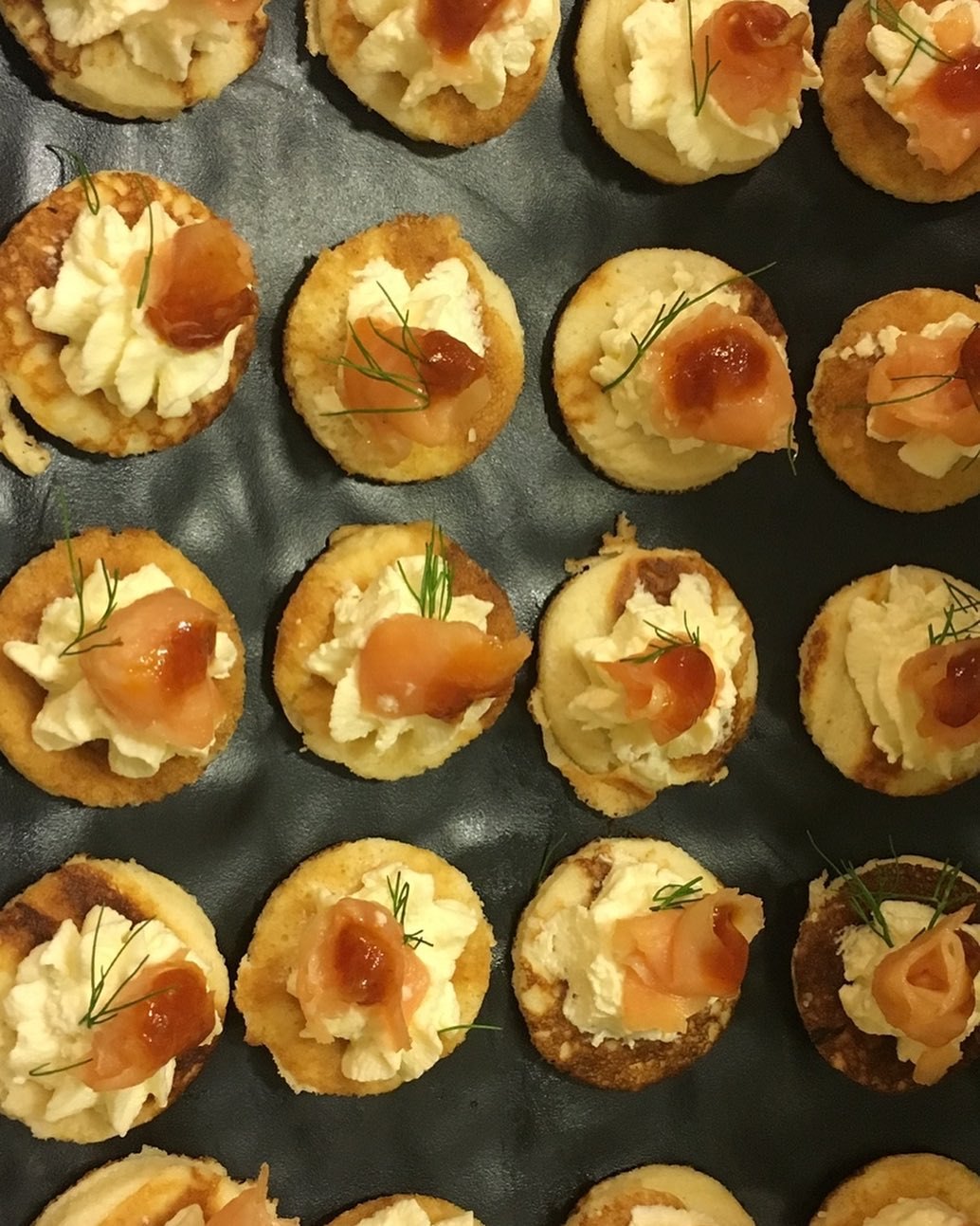 Doces preparados para servir em uma celebração
